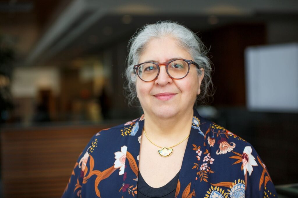 Sylvia Kairouz, titulaire de la Chaire de recherche sur le jeu de l’Université Concordia, alerte sur les risques des paris sportifs chez les jeunes. CRÉDIT : Ludocorpus